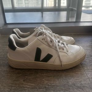 Veja V-12 Sneakers
